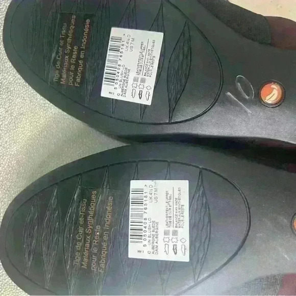 Clarks Burgundy Suede Low Heel Loafers - Picture 7 of 8